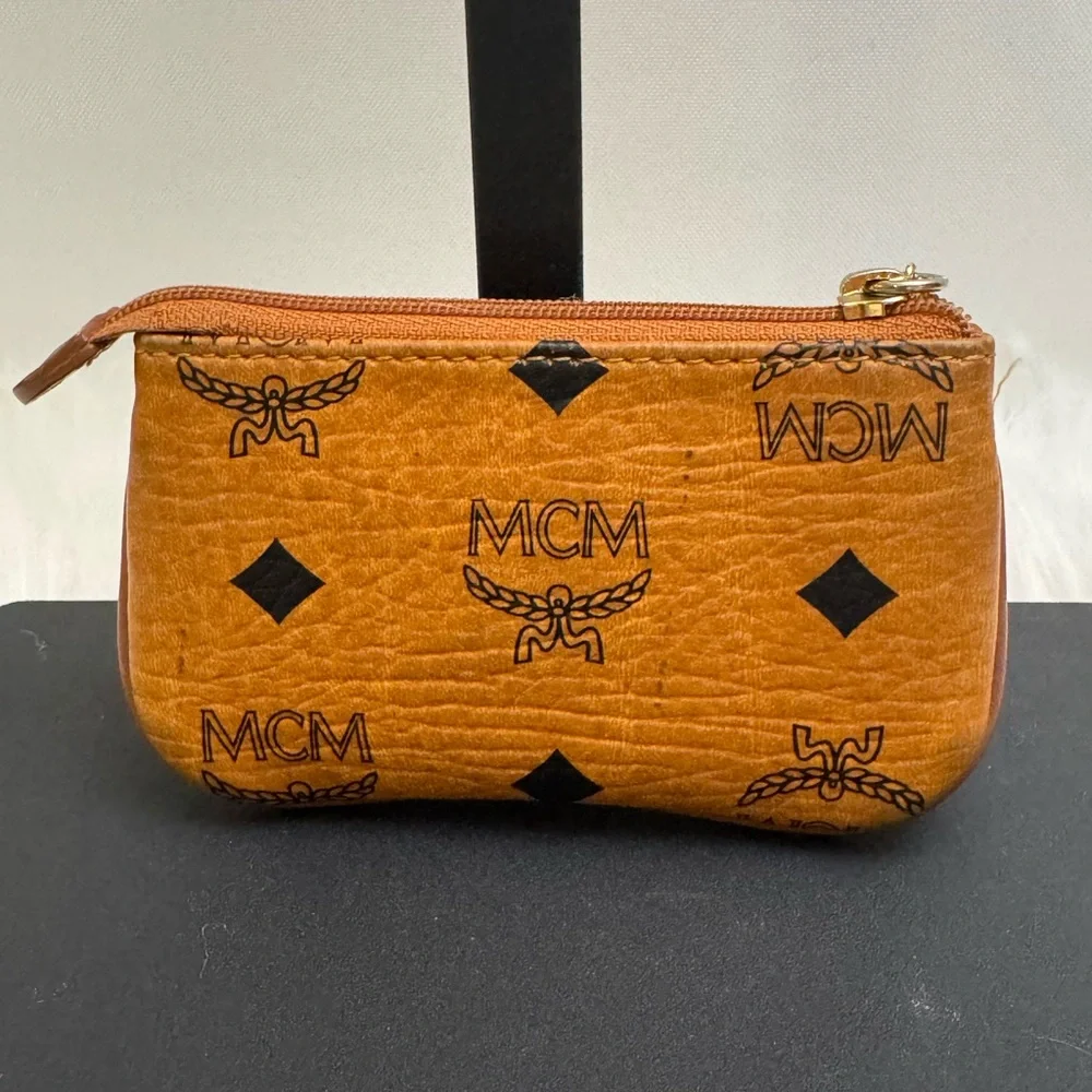 MCM Card Holder - Picture 2 of 10